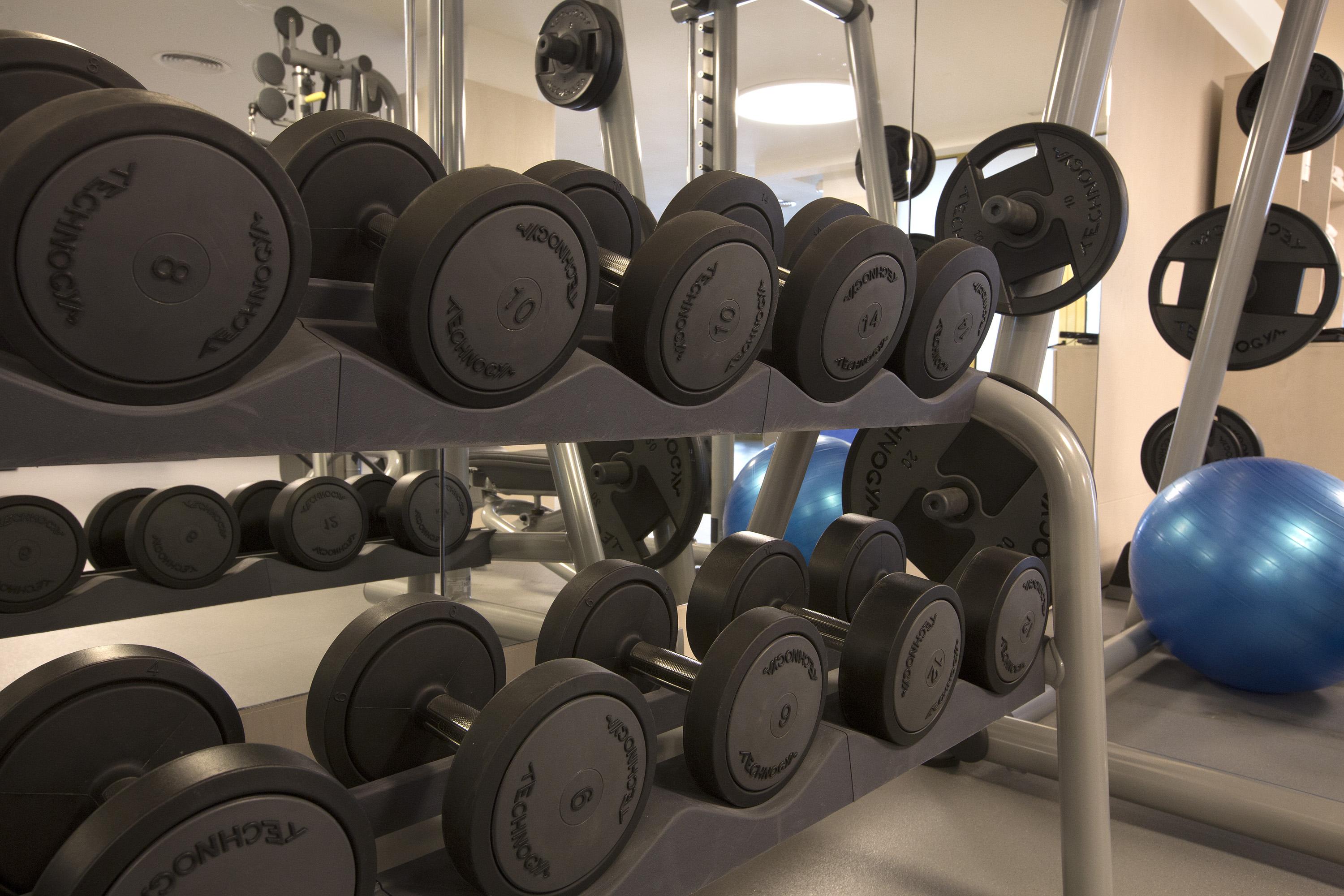 ホテル ヒポテルズ イポカンポ パレス カラ・ミラー エクステリア 写真 Dumbbells