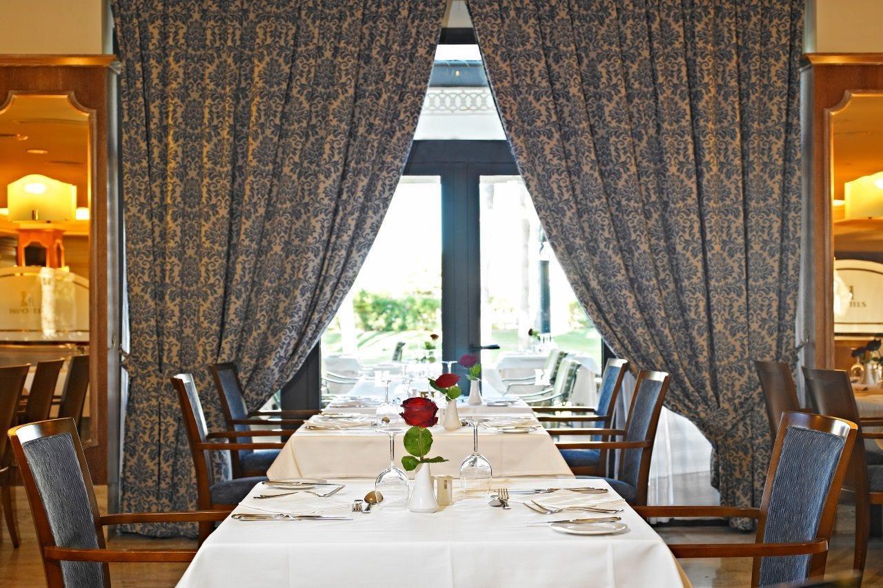 ホテル ヒポテルズ イポカンポ パレス カラ・ミラー エクステリア 写真 Restaurant